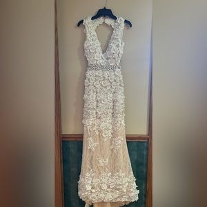 Gianni Bini White & Nude Flower Dress
